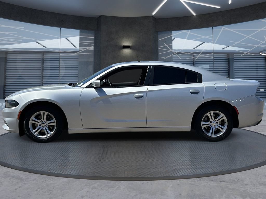 Used 2022 Dodge Charger SXT w/ Driver Convenience Group RWD image 3