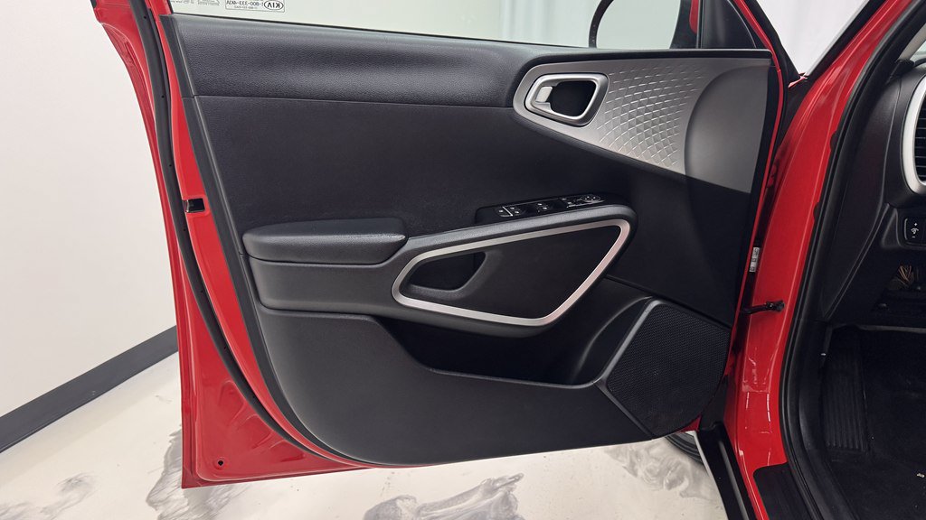 Used 2020 Kia Soul LX FWD image 12
