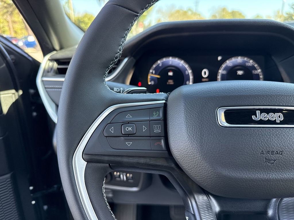 New 2025 Jeep Grand Cherokee L Altitude image 15