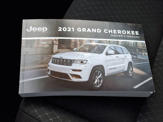 Used 2021 Jeep Grand Cherokee Laredo AWD/4WD image 26
