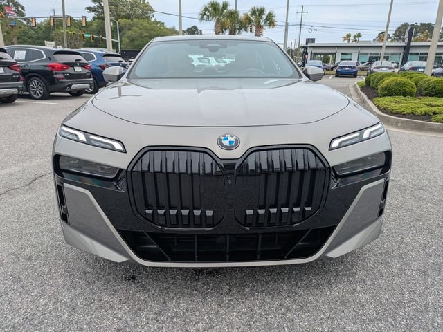 Used 2023 BMW 740i w/ Parking Assistance Package RWD image 10