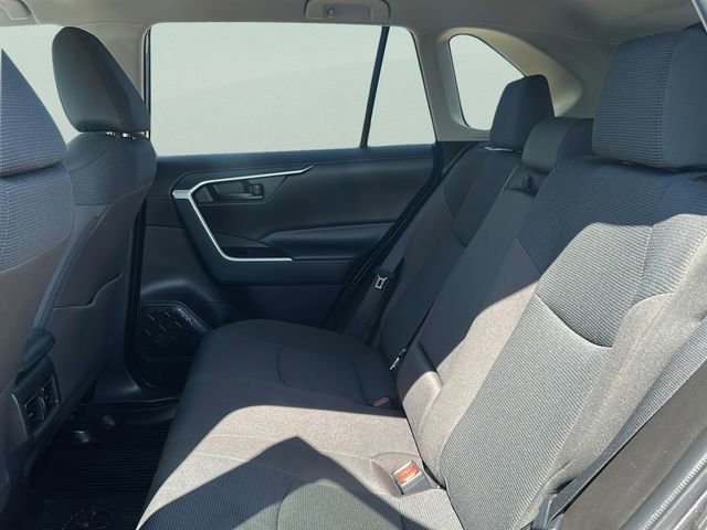 Used 2022 Toyota RAV4 LE image 16