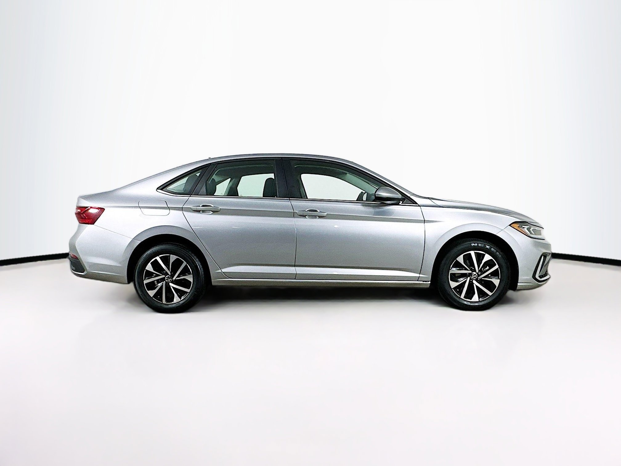 Used 2025 Volkswagen Jetta S image 10