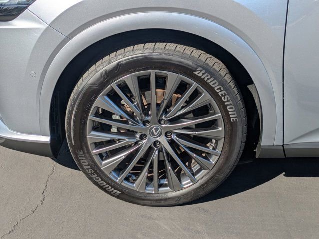 Used 2025 Lexus RX 450h AWD w/ Convenience Package image 9