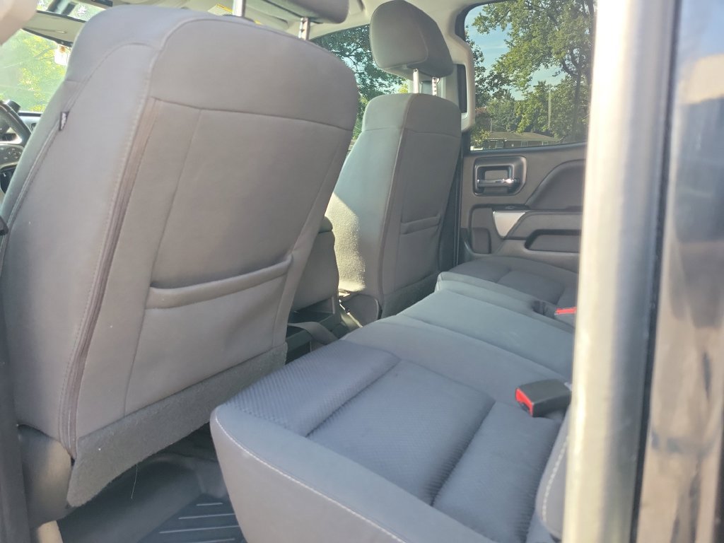 Used 2018 Chevrolet Silverado 1500 LT w/ Redline Edition AWD/4WD image 17