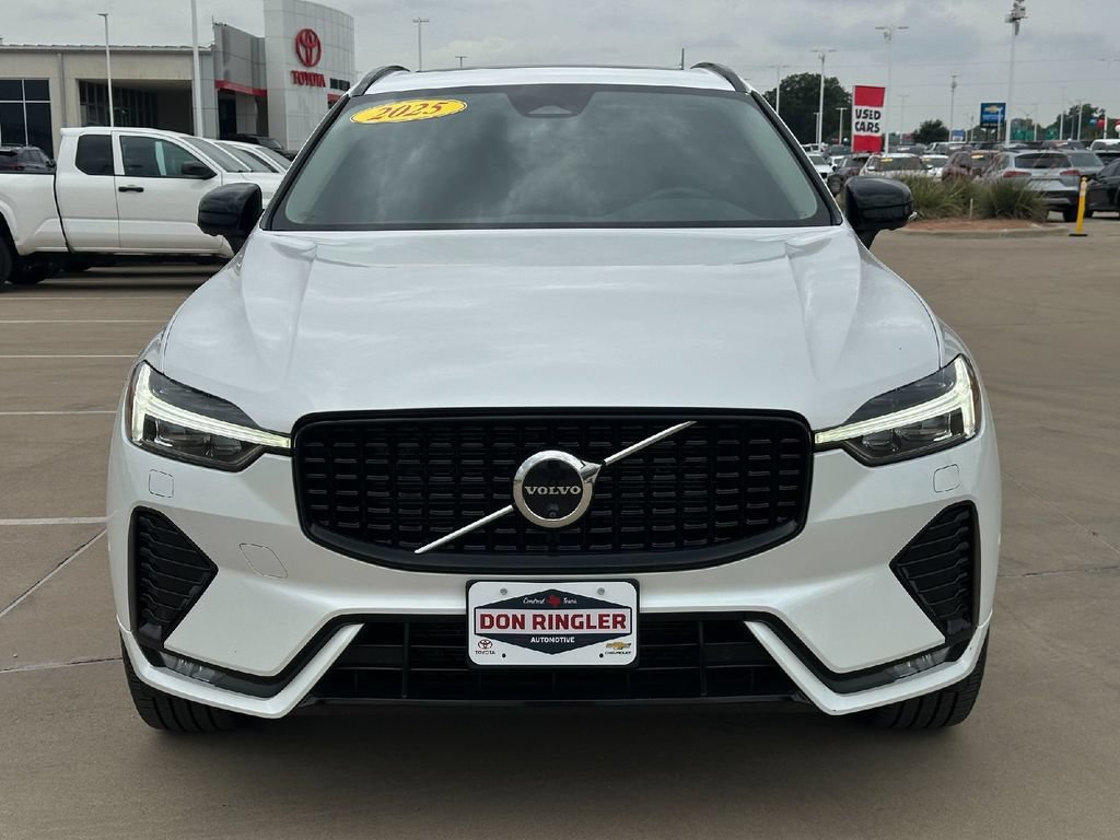 Used 2025 Volvo XC60 B5 Plus AWD/4WD image 8
