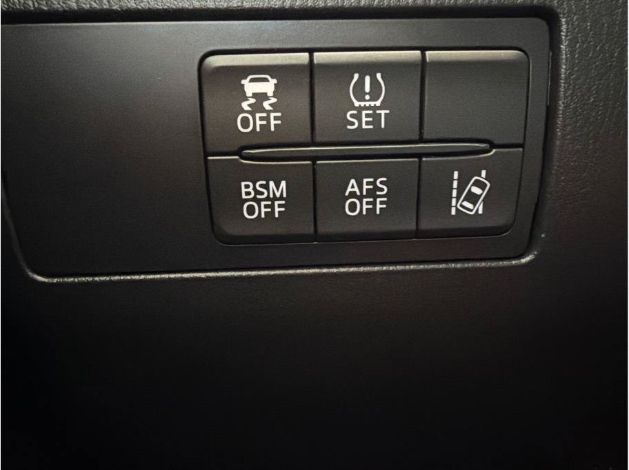Used 2014 MAZDA MAZDA3 s Grand Touring w/ Technology Package FWD image 27