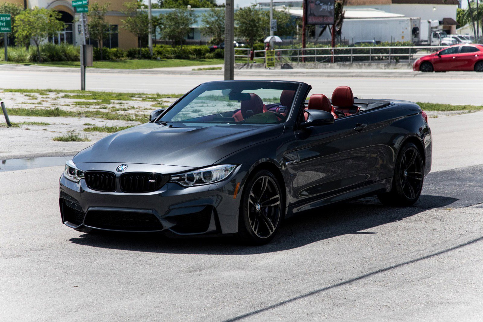 Used 2016 BMW M4 Convertible image 6