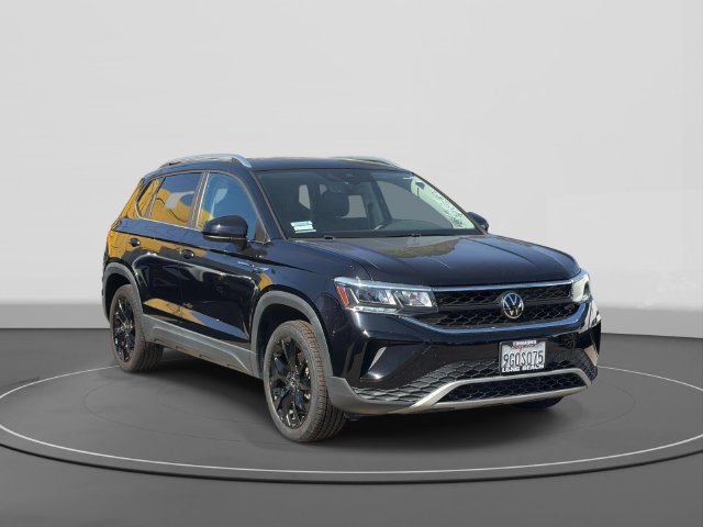 Certified 2023 Volkswagen Taos SE w/ Panoramic Sunroof Package