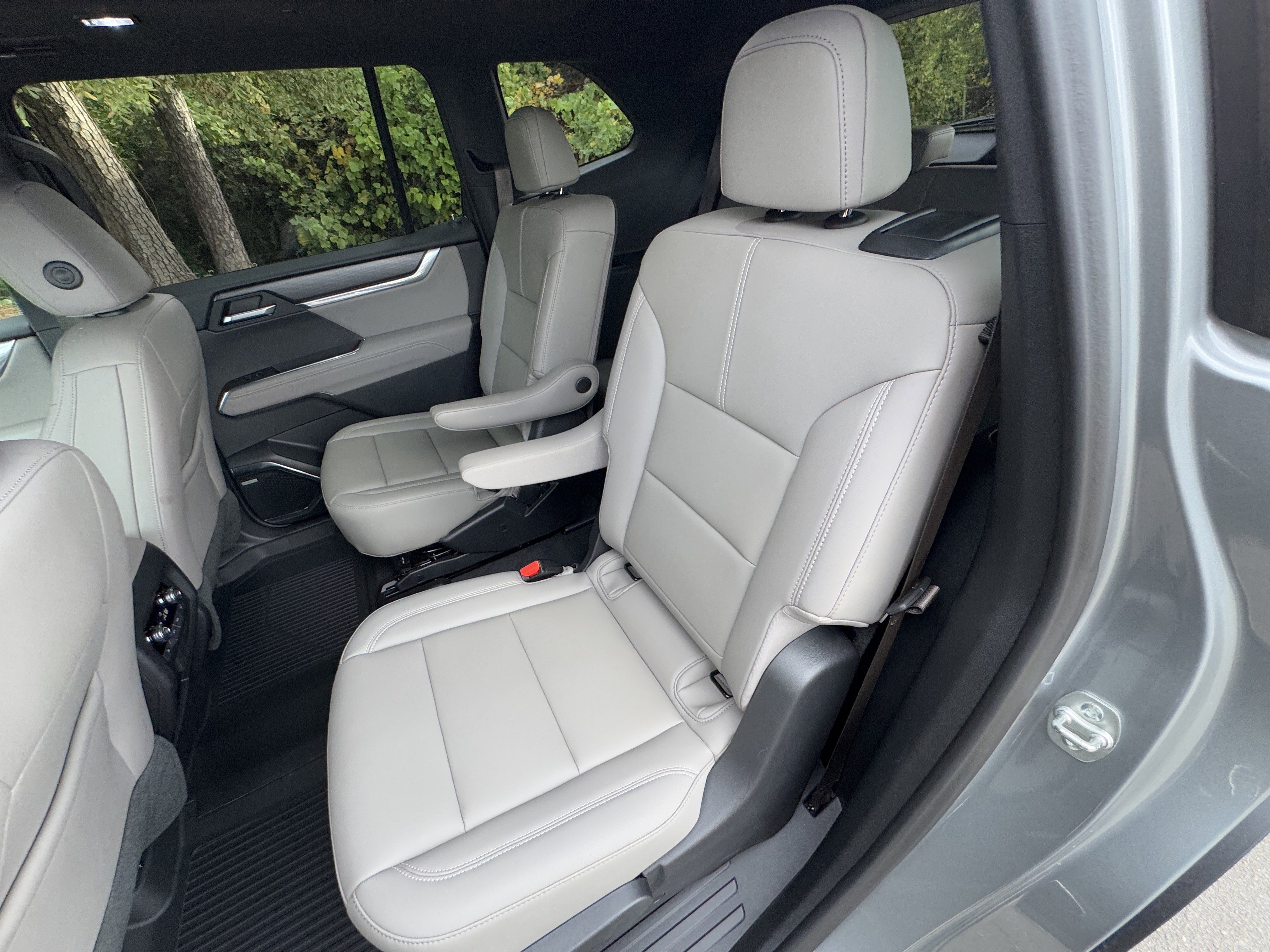 New 2025 GMC Acadia Elevation w/ Elevation Premium Package image 17