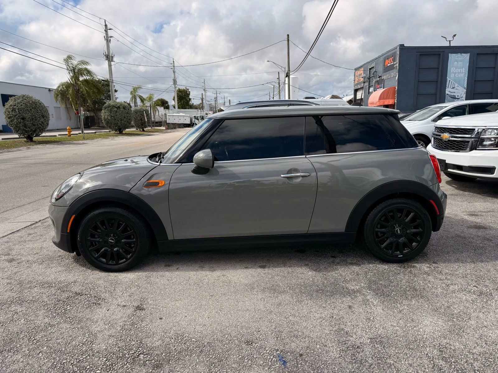 Used 2019 MINI Cooper 2-Door Hardtop image 9