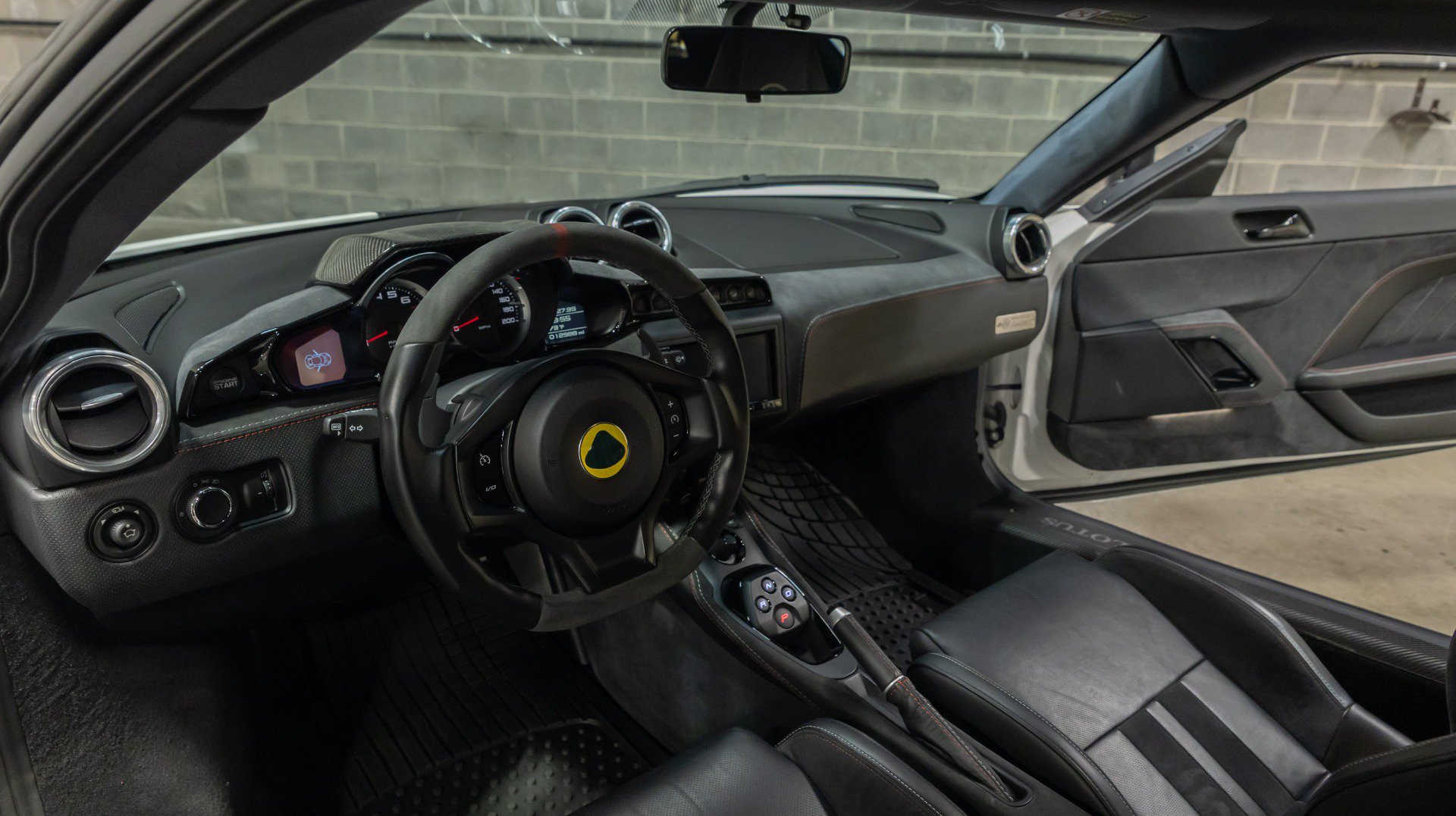 Used 2021 Lotus Evora RWD image 42