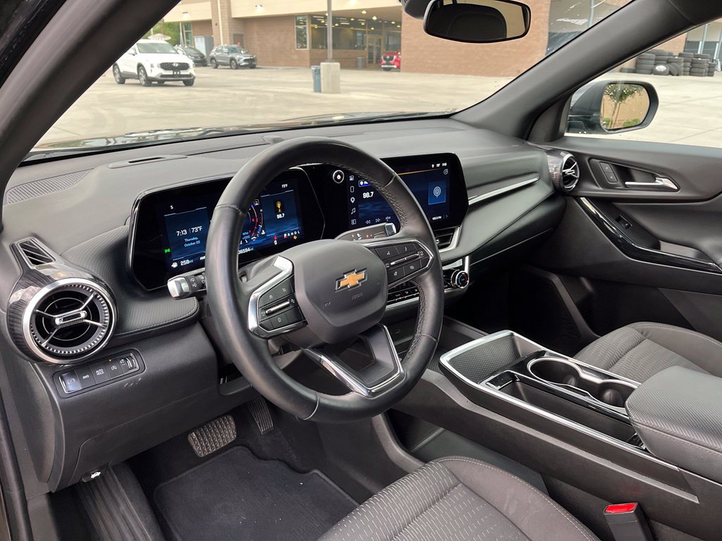Used 2025 Chevrolet Equinox LT AWD/4WD image 12