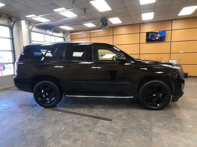 Used 2020 Cadillac Escalade Luxury w/ Escalade Sport Edition image 8