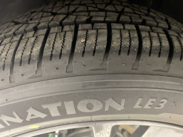 Used 2018 Ford Explorer XLT w/ Equipment Group 202A AWD/4WD image 23