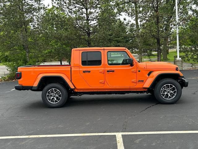 New 2025 Jeep Gladiator Sport AWD/4WD image 2