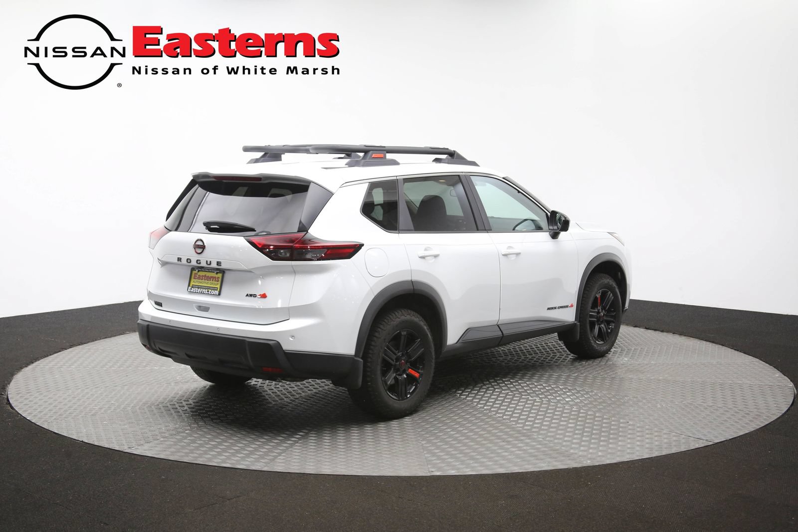 Used 2025 Nissan Rogue SV AWD/4WD image 39