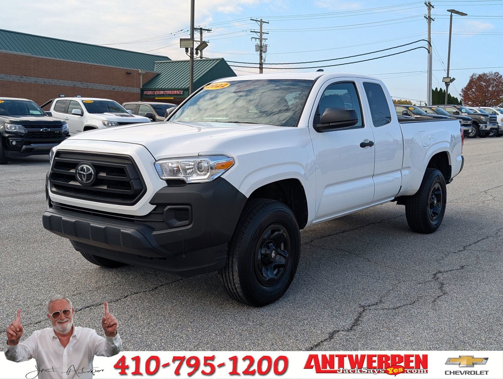 Used 2022 Toyota Tacoma SR image 7