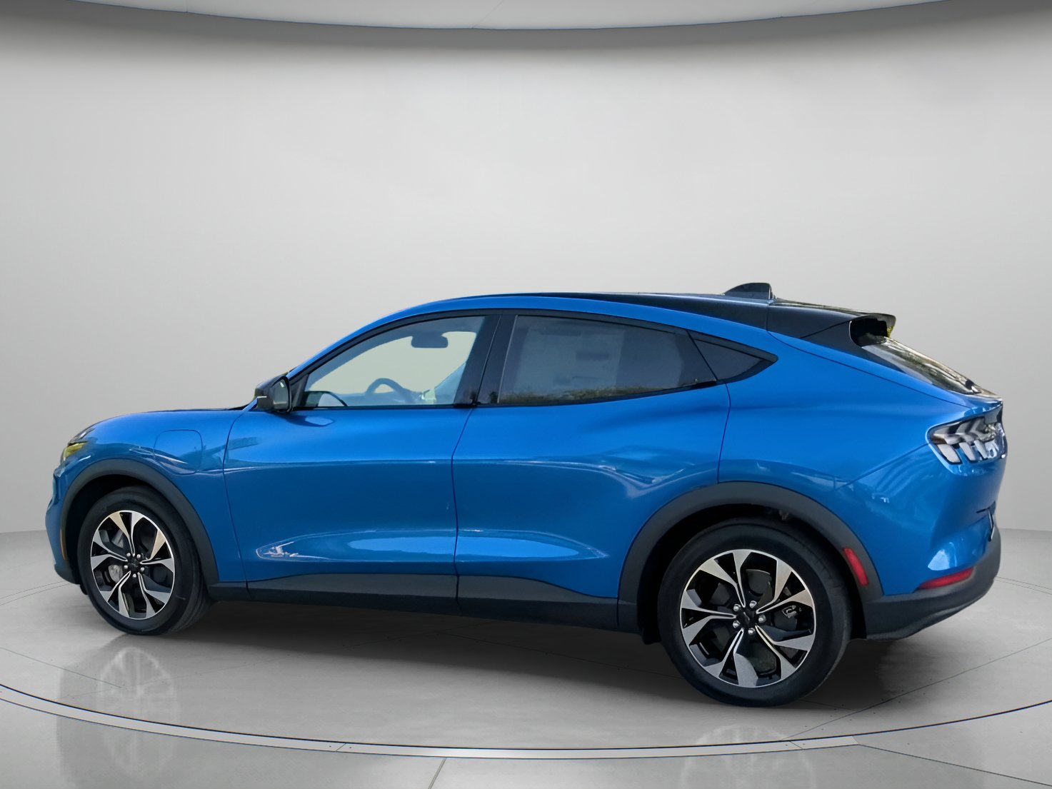 New 2026 Ford Mustang Mach-E Select w/ Comfort Package Lite RWD image 18
