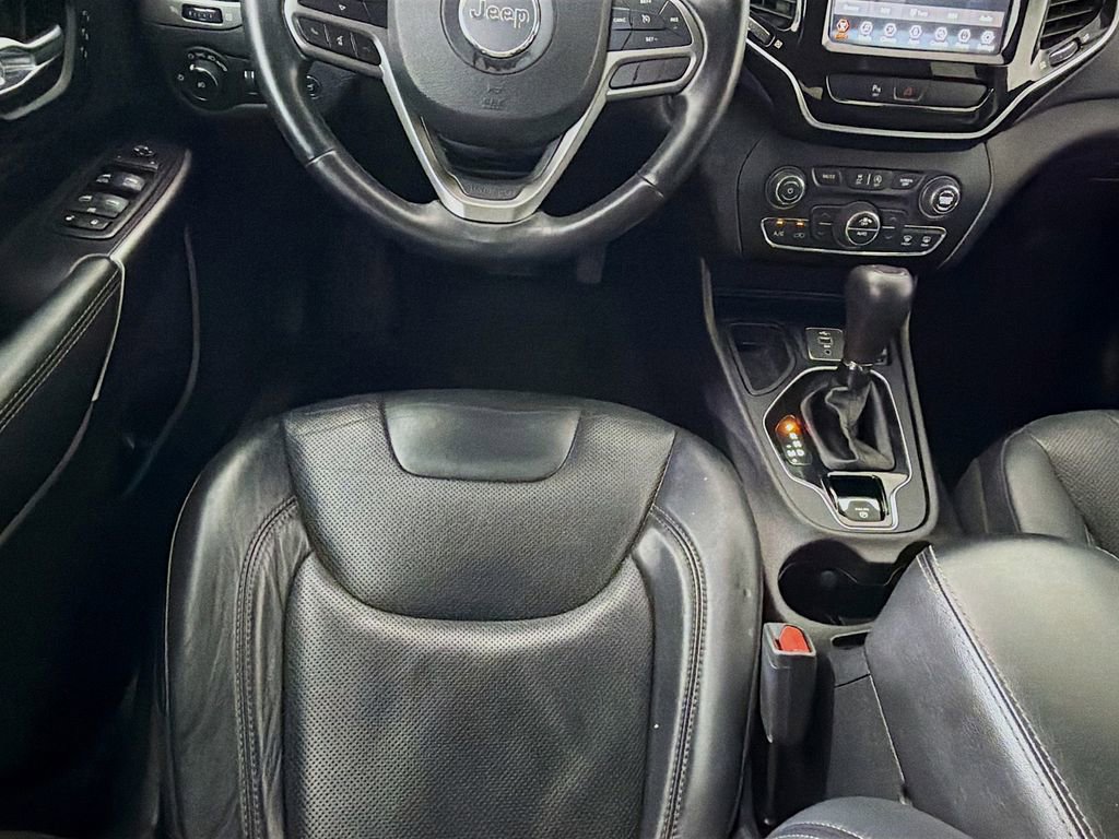 Used 2019 Jeep Cherokee Limited image 25