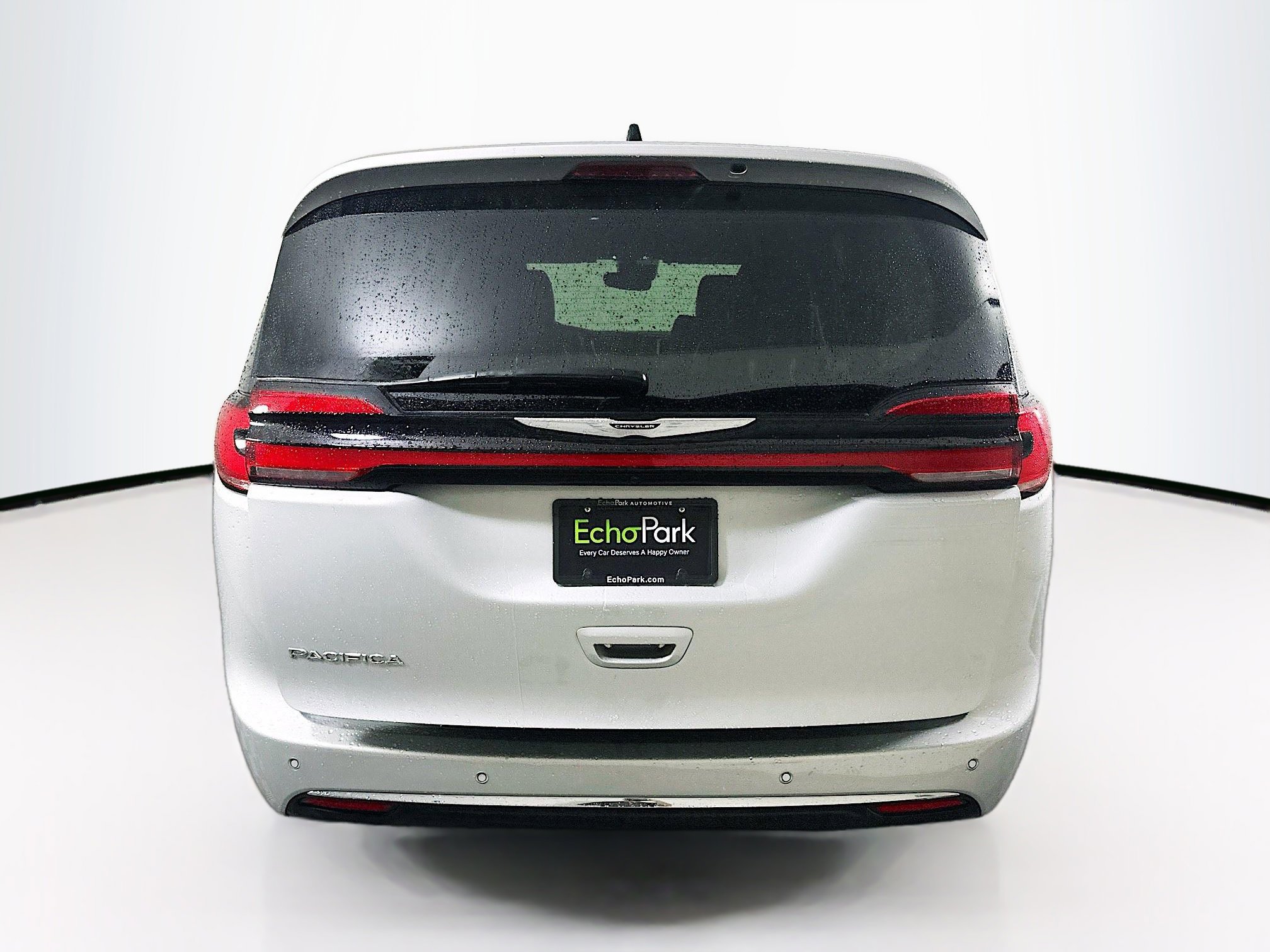 Used 2024 Chrysler Pacifica Touring-L image 7
