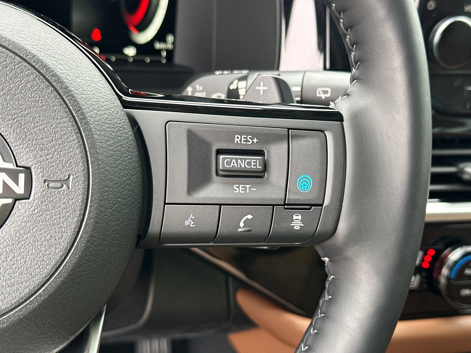 New 2025 Nissan Pathfinder Platinum w/ Lighting Package (N92) image 29