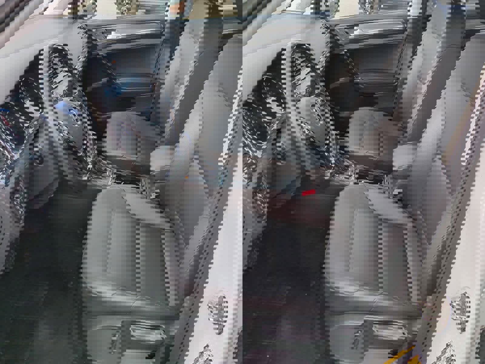 Used 2017 Volkswagen e-Golf SEL Premium image 16