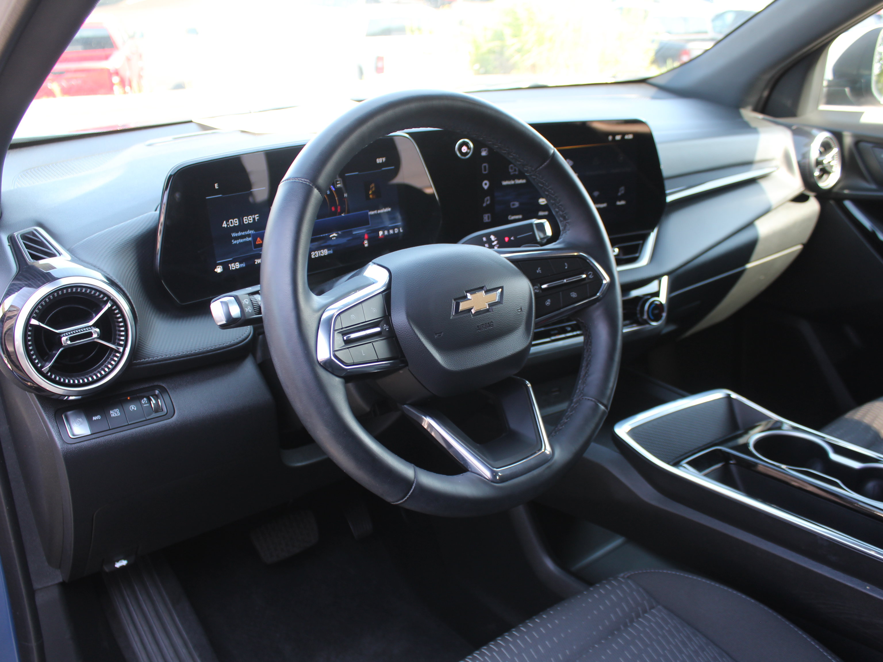 Used 2025 Chevrolet Equinox LT w/ Safety and Technology Package AWD/4WD image 14