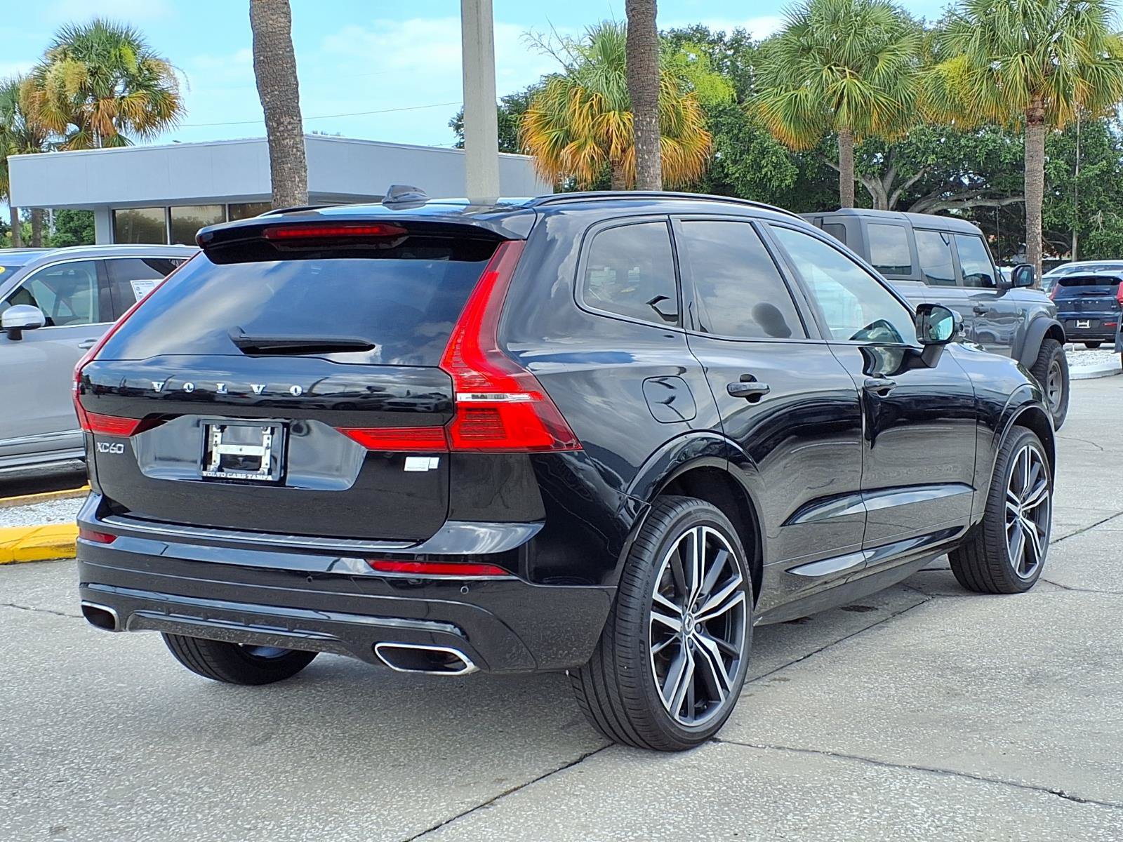 Used 2021 Volvo XC60 T8 R-Design AWD/4WD image 7