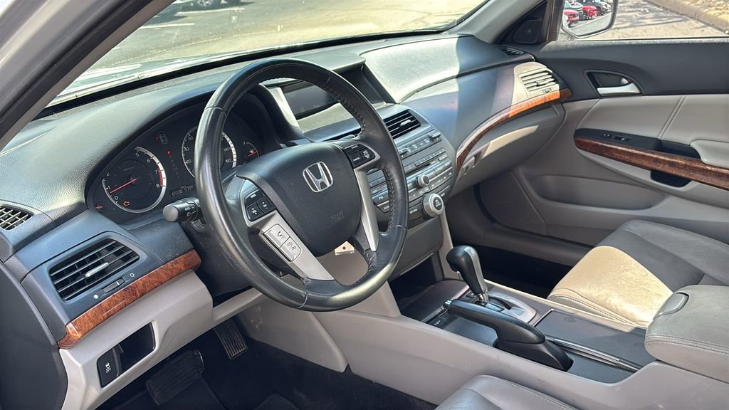 Used 2011 Honda Accord EX-L image 25