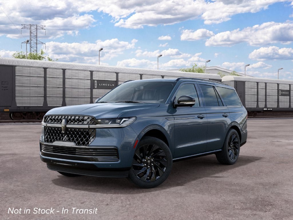New 2027 Lincoln Navigator Reserve AWD/4WD image 2