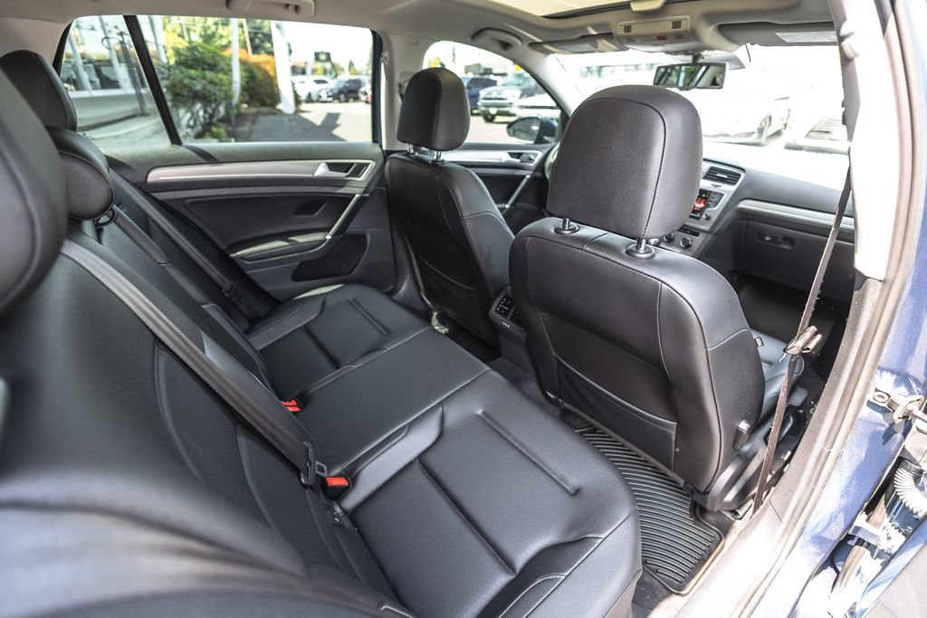 Used 2016 Volkswagen Golf SE w/ Lighting Package FWD image 27