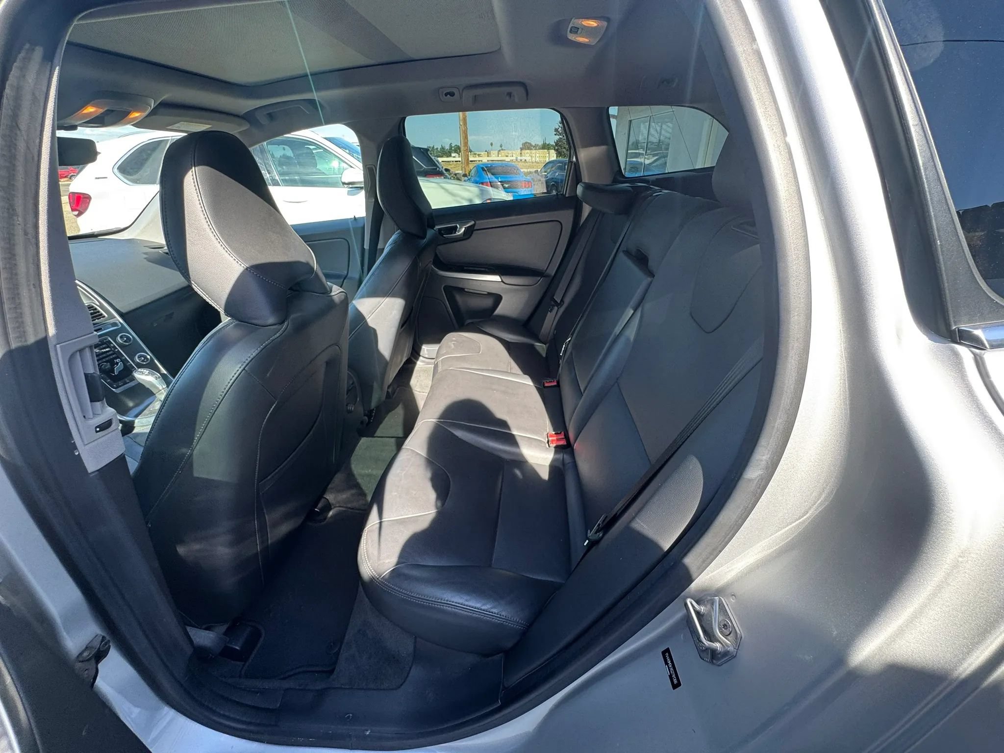 Used 2016 Volvo XC60 T5 Premier w/ Proximity Package FWD image 20