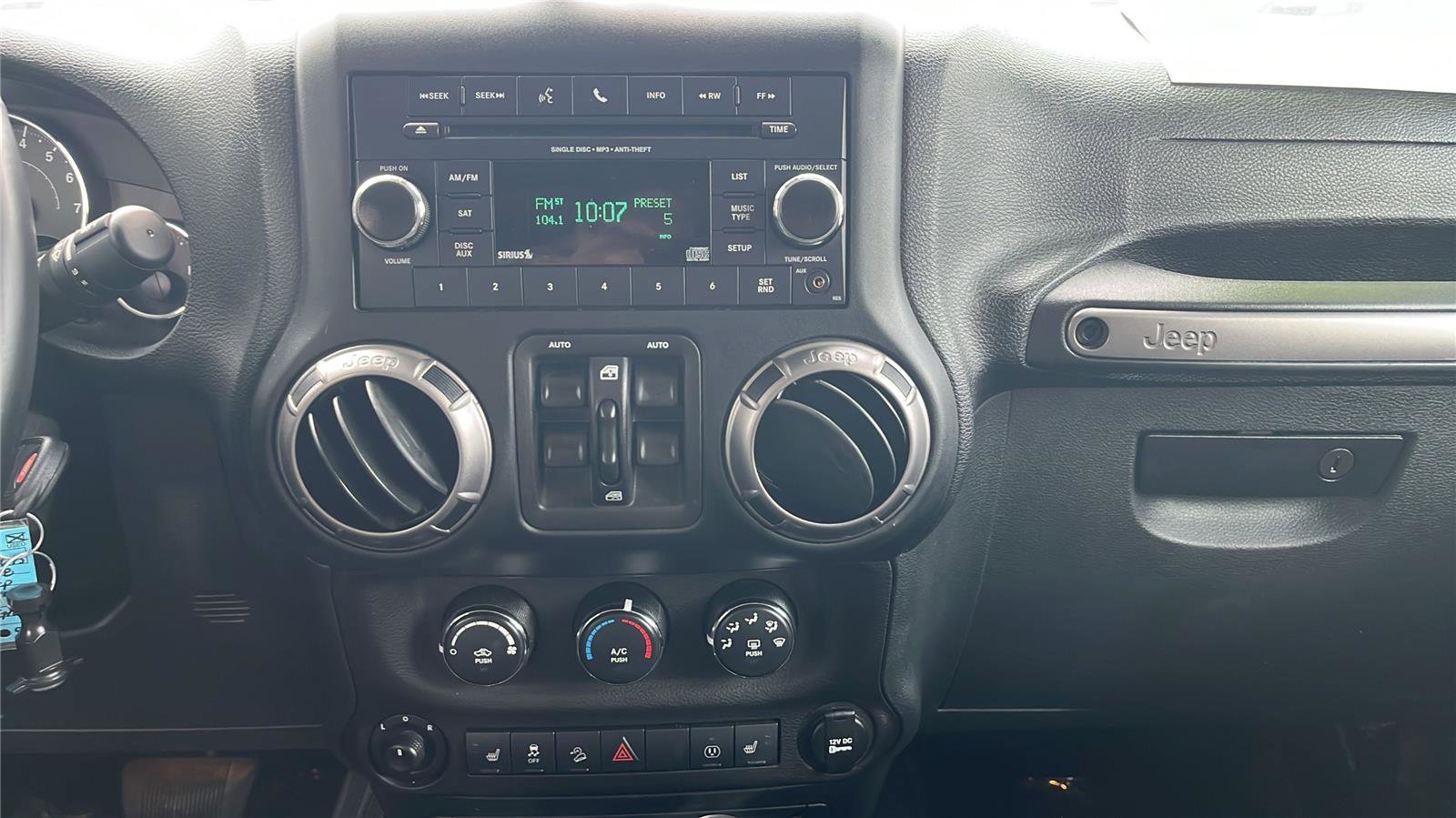 Used 2018 Jeep Wrangler Altitude image 13