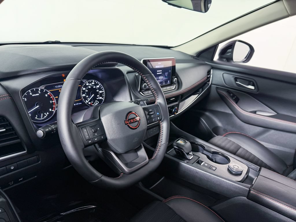 Certified 2026 Nissan Rogue SV AWD/4WD image 18