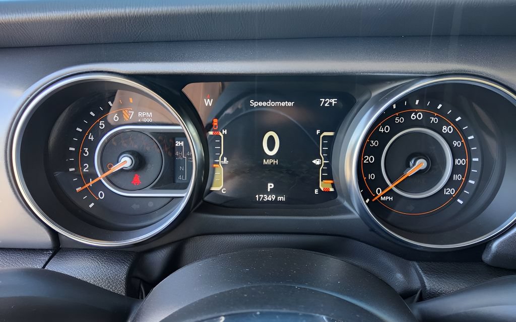 Used 2023 Jeep Gladiator Mojave w/ LED Lighting Group AWD/4WD image 16