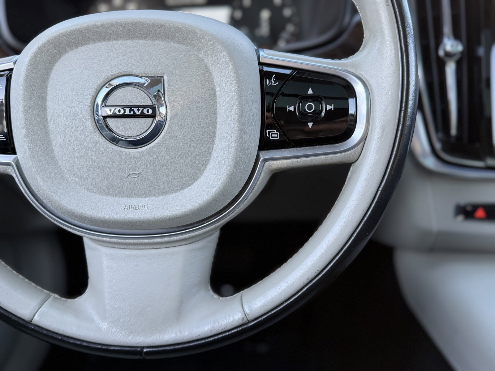 Used 2018 Volvo S90 T5 Momentum w/ Convenience Package image 26