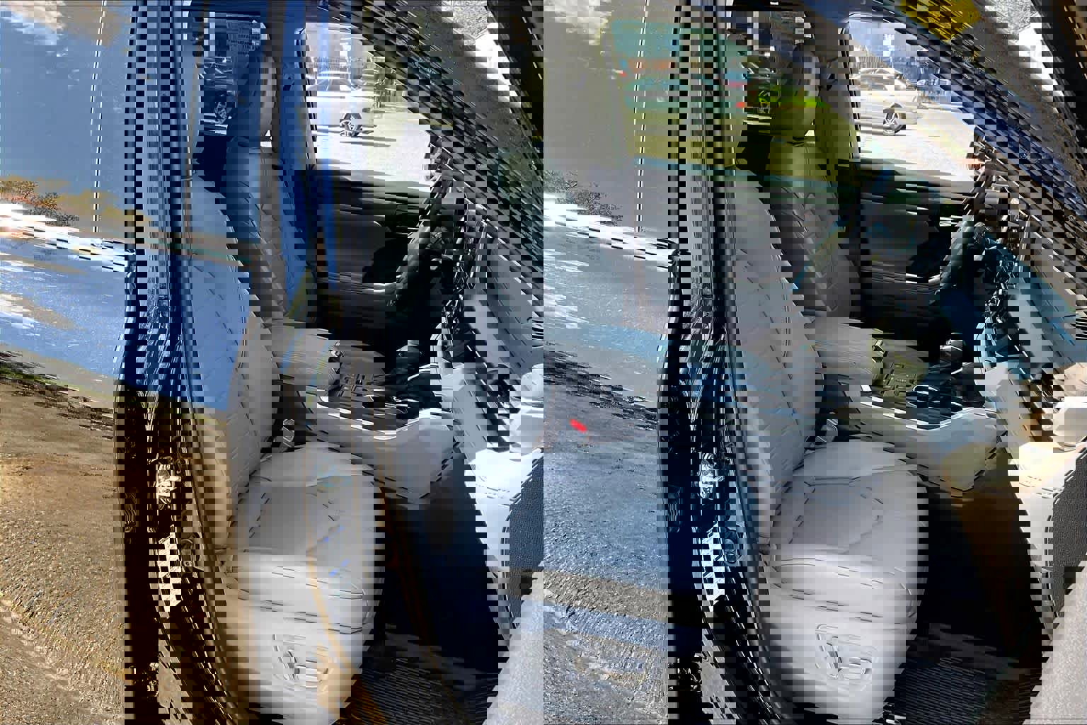 Used 2021 Toyota Highlander XLE image 9