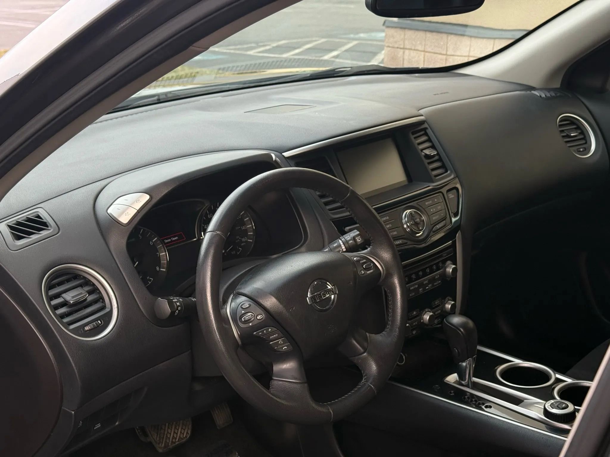 Used 2016 Nissan Pathfinder SV image 16