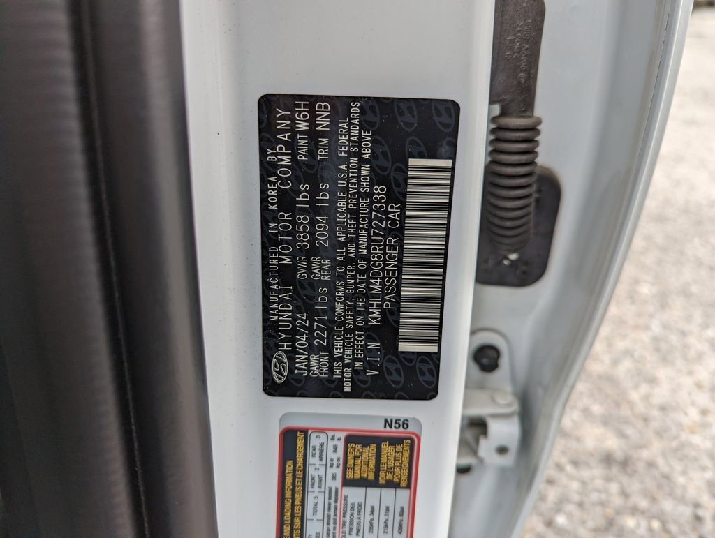 Used 2024 Hyundai Elantra SEL image 38