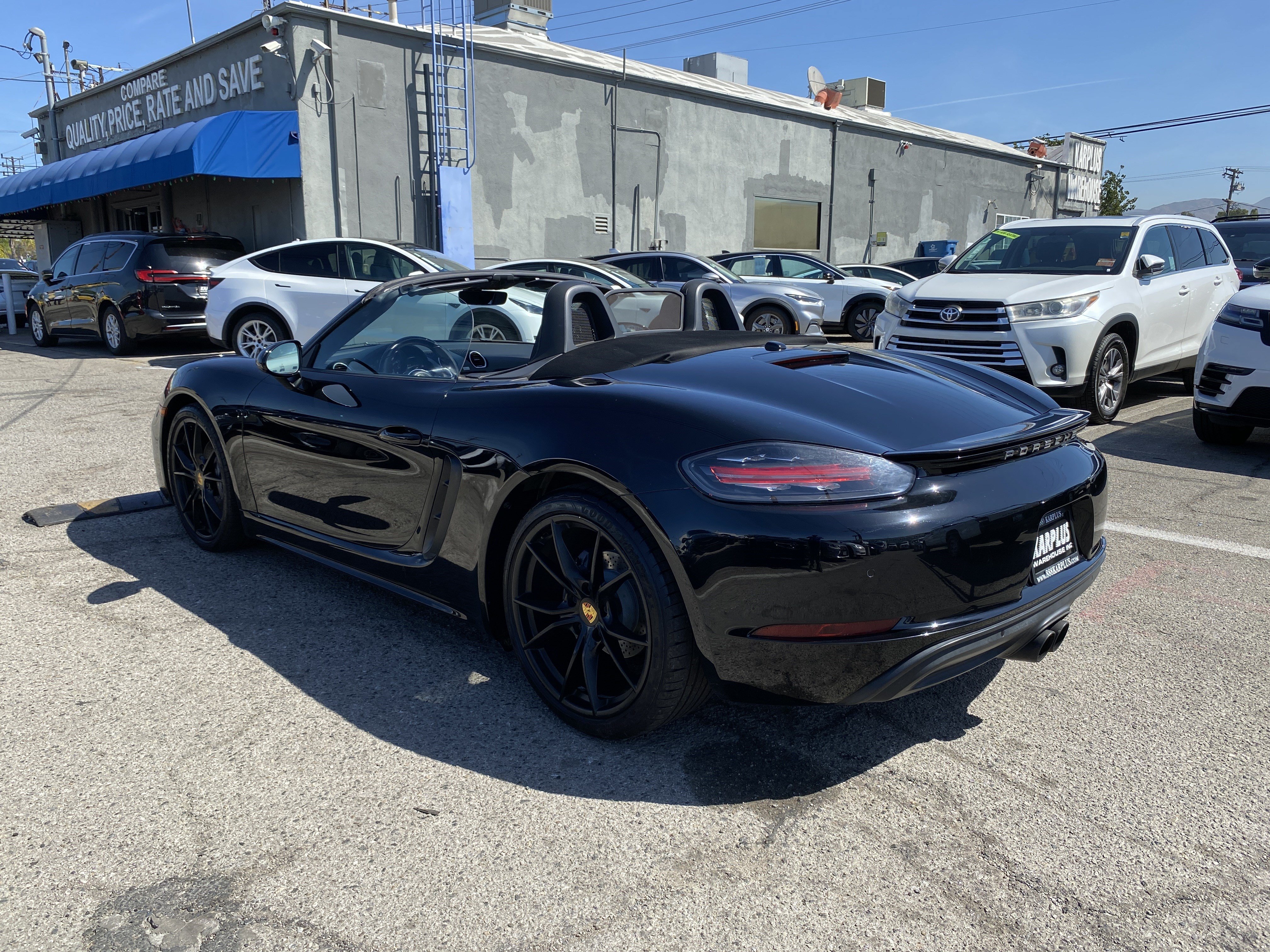 Used 2017 Porsche 718 Boxster RWD image 9