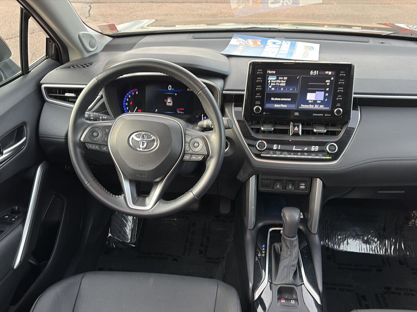 Used 2022 Toyota Corolla Cross XLE w/ Convenience Package image 25