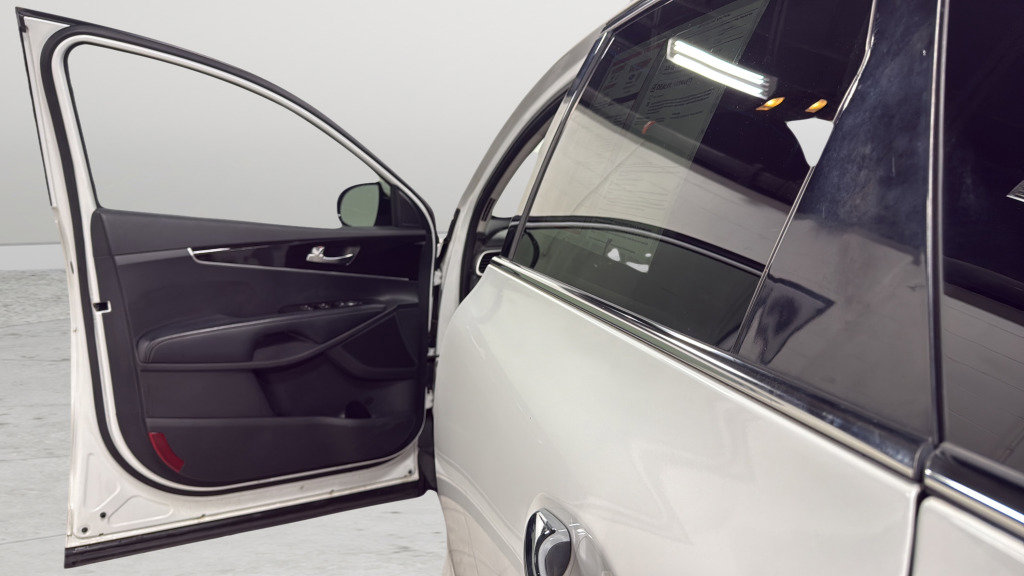 Used 2020 Kia Sorento L FWD image 14