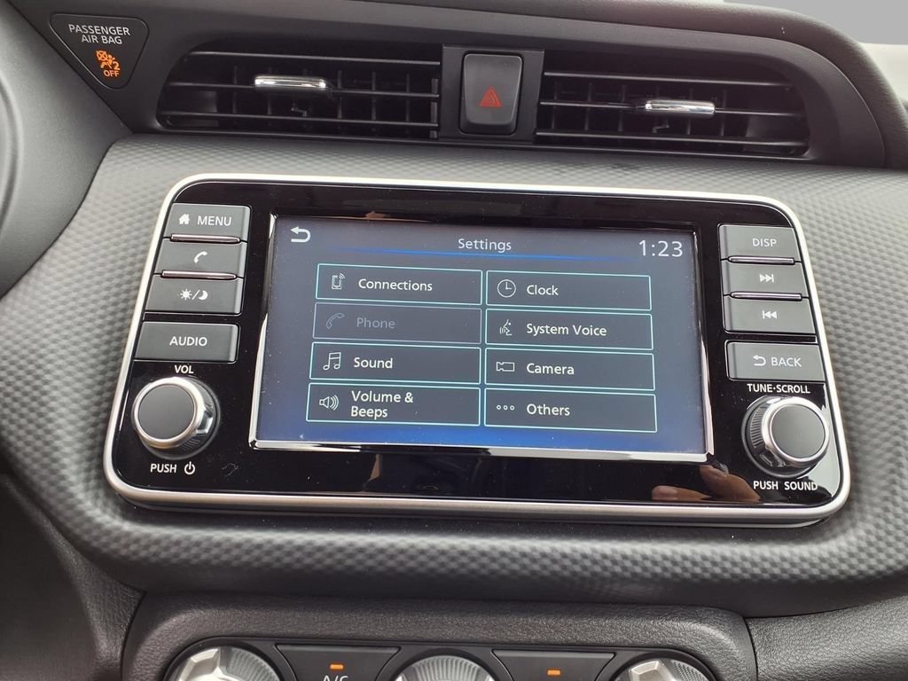 Used 2025 Nissan Kicks Play S FWD image 7