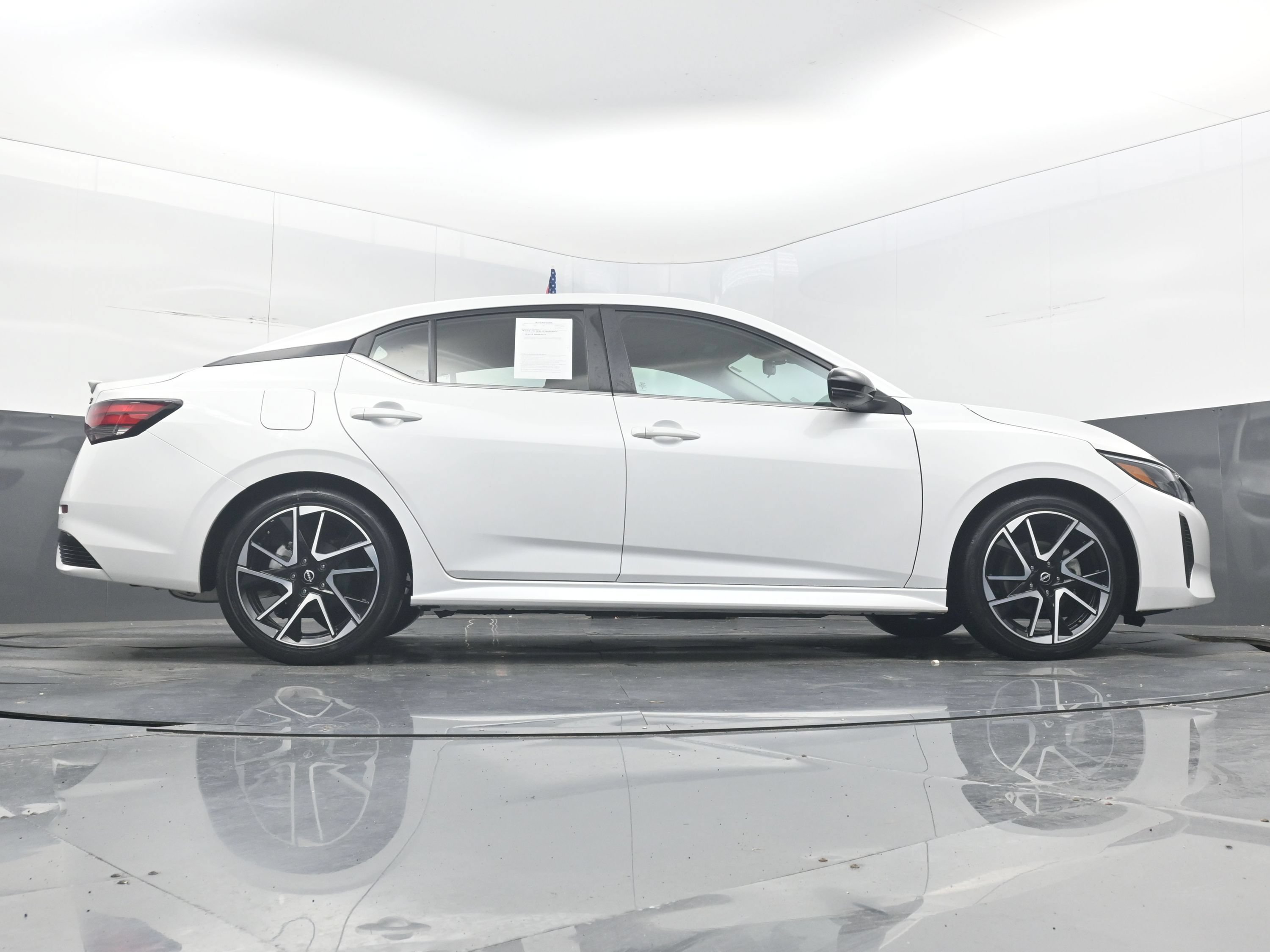 Used 2024 Nissan Sentra SR FWD image 34