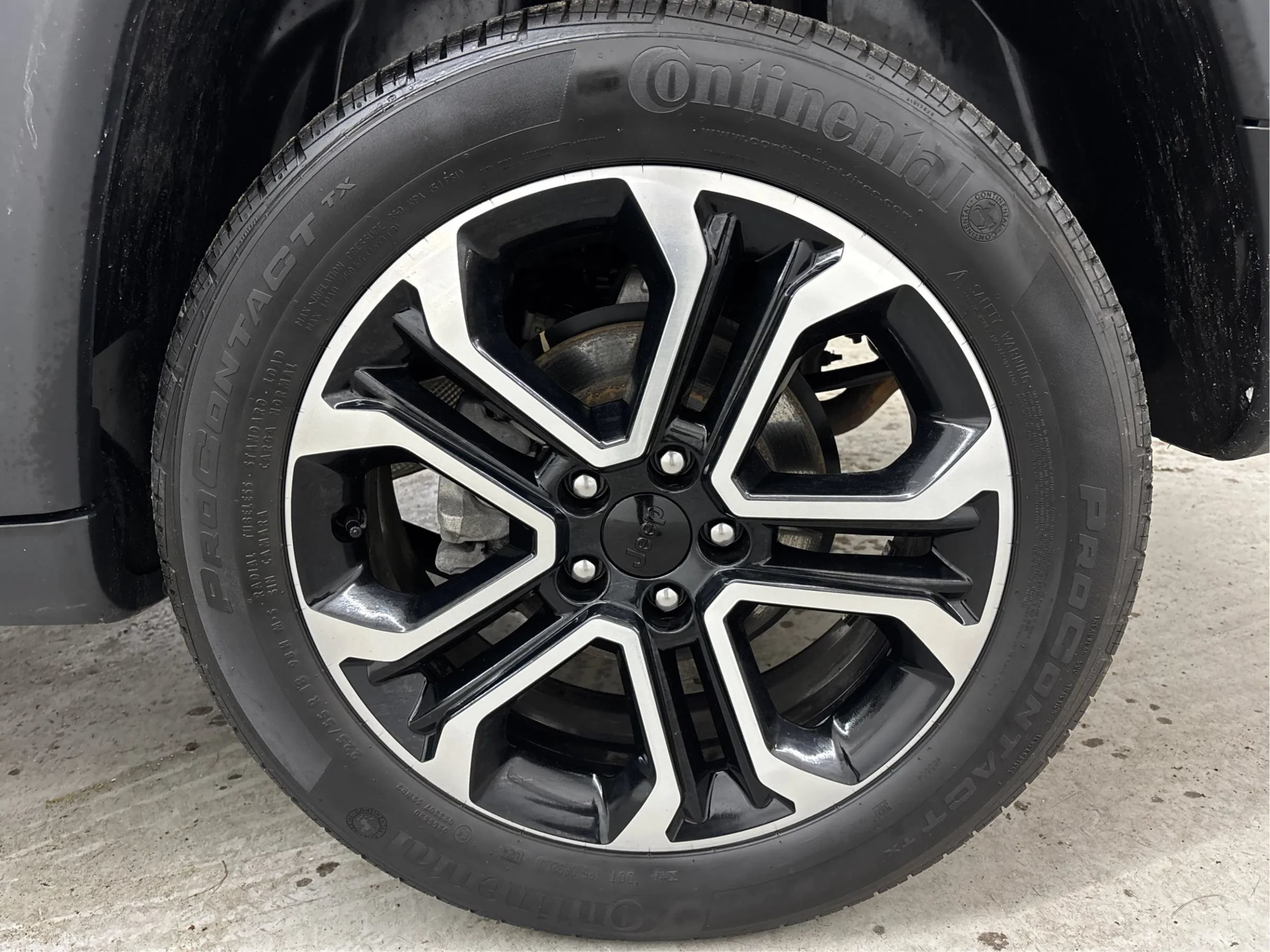 Used 2022 Jeep Compass Limited w/ Sun and Sound Group AWD/4WD image 30