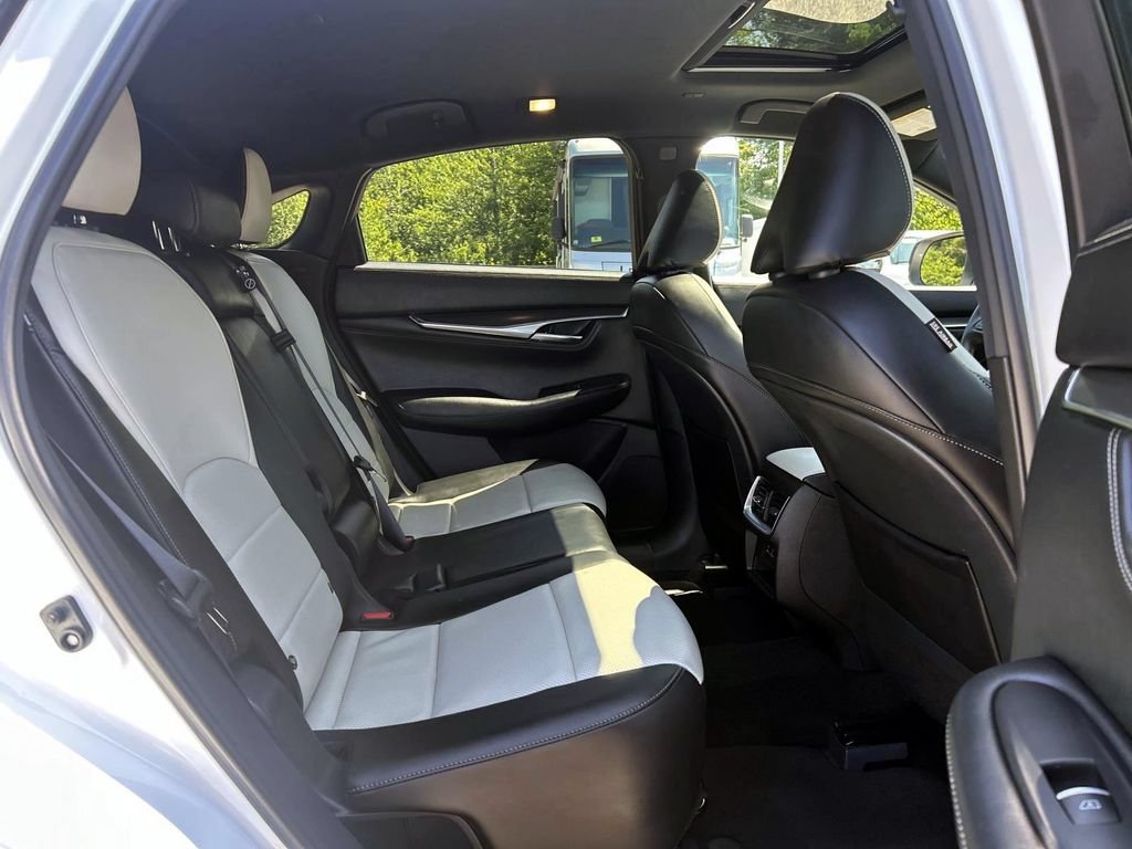 Used 2025 INFINITI QX55 Luxe w/ Cargo Package AWD/4WD image 16