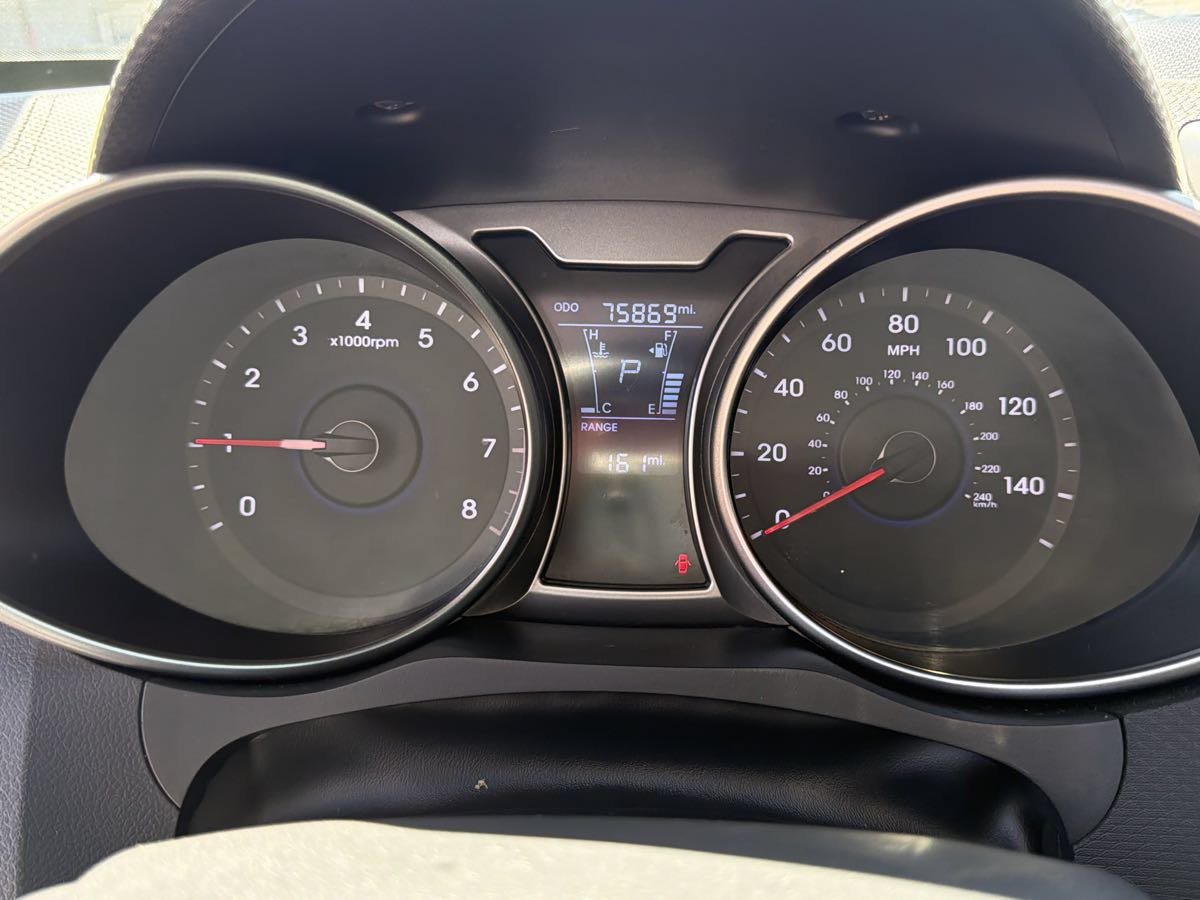 Used 2016 Hyundai Veloster w/ Option Group 02 FWD image 28