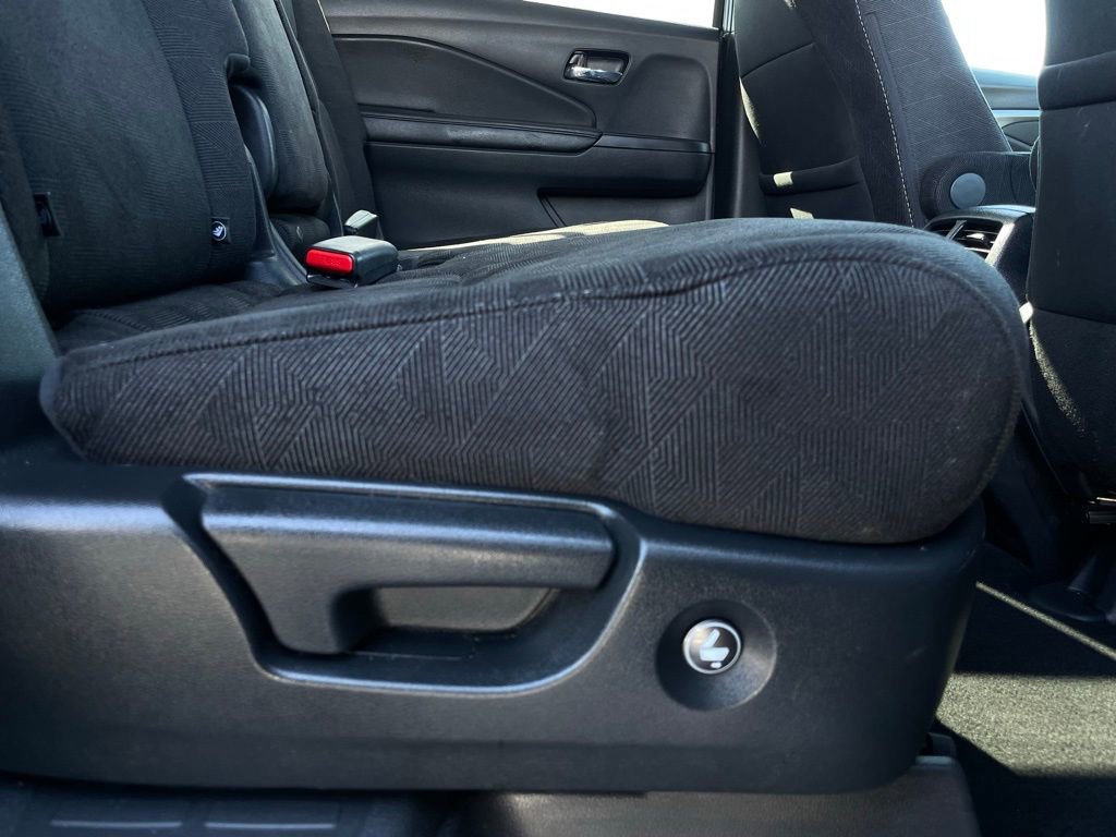 Used 2022 Honda Pilot Sport image 37