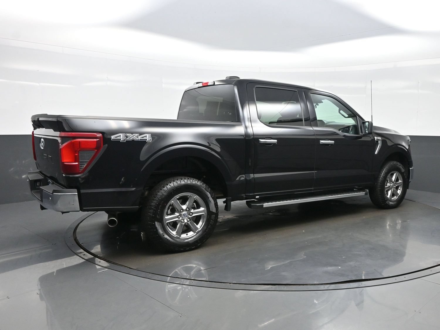 Used 2025 Ford F150 XLT w/ Equipment Group 301A Standard AWD/4WD image 6